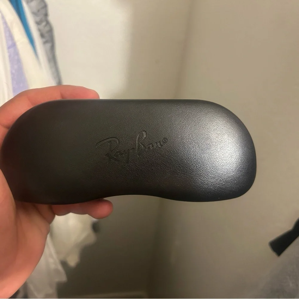 Ray-Ban Sleek Black Accessory Case